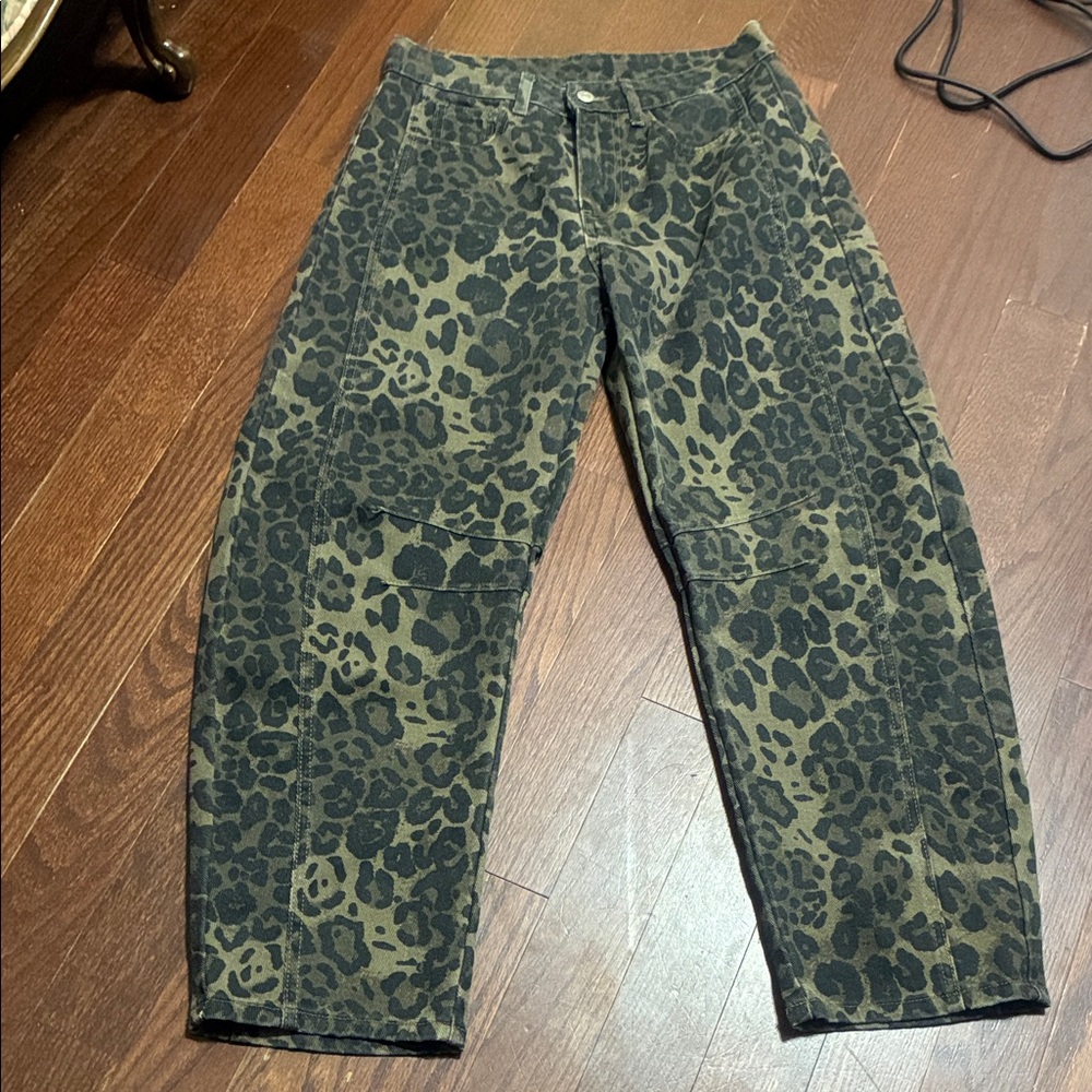 Leopard Print barrel Pants